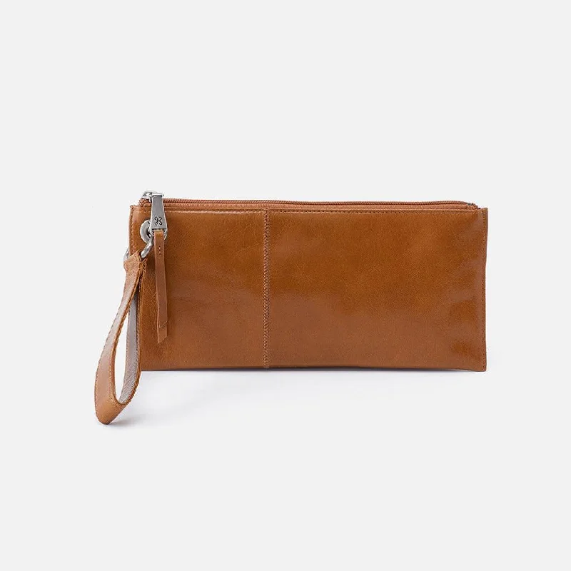 HOBO : Vida Wristlet in Truffle